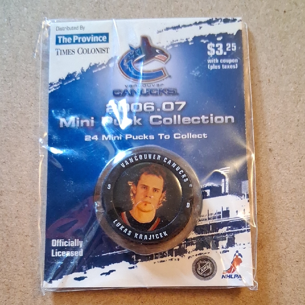2006-07 Vancouver Canucks NHL Mini Puck Collection